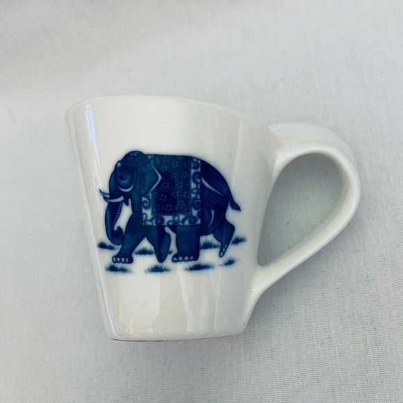 Elephant 3 Piece Set Tea Cup with Wave Plate & Spoon Vintage Adeline - Picture 5 of 7